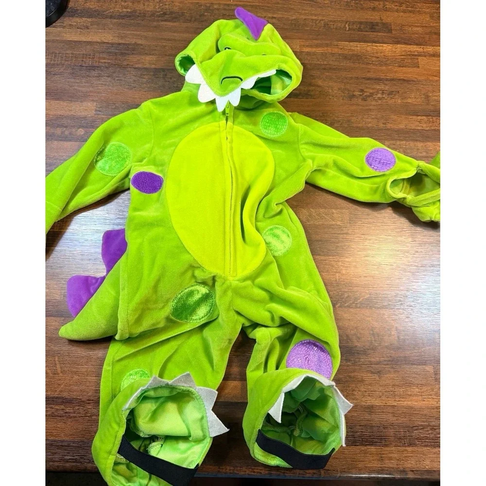 Infant 12/18 months dinosaur cozy soft Halloween costume. Big tail, hood w/ face